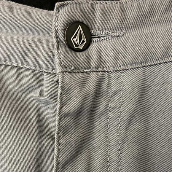 Volcom Men’s Shorts - Picture 3 of 9